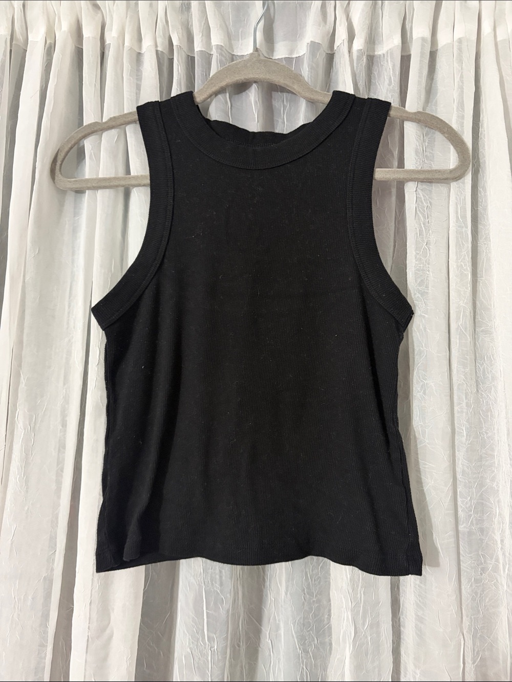 Old Navy Classic Black Ribbed Tank Top - Women